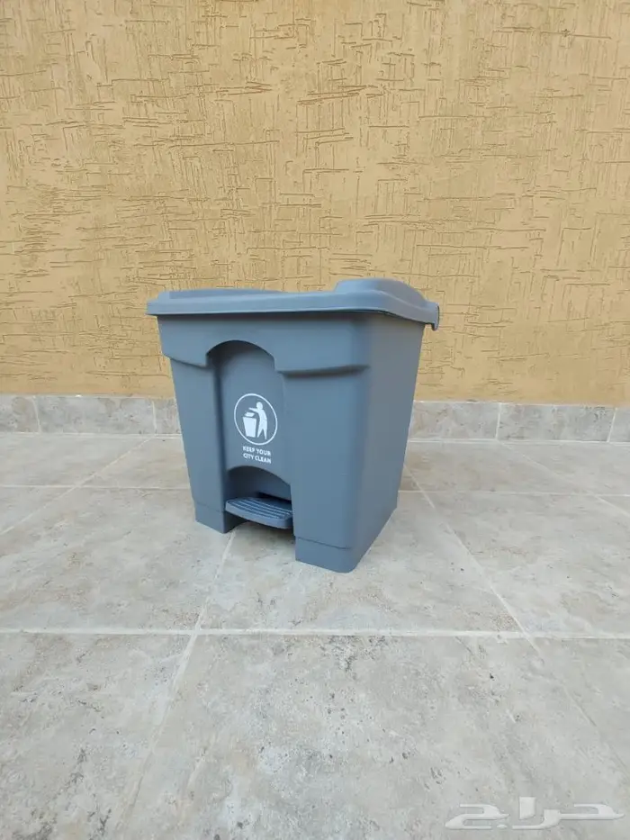 براميل نفايات بلاستيكية بدعسة مع كفرات 19