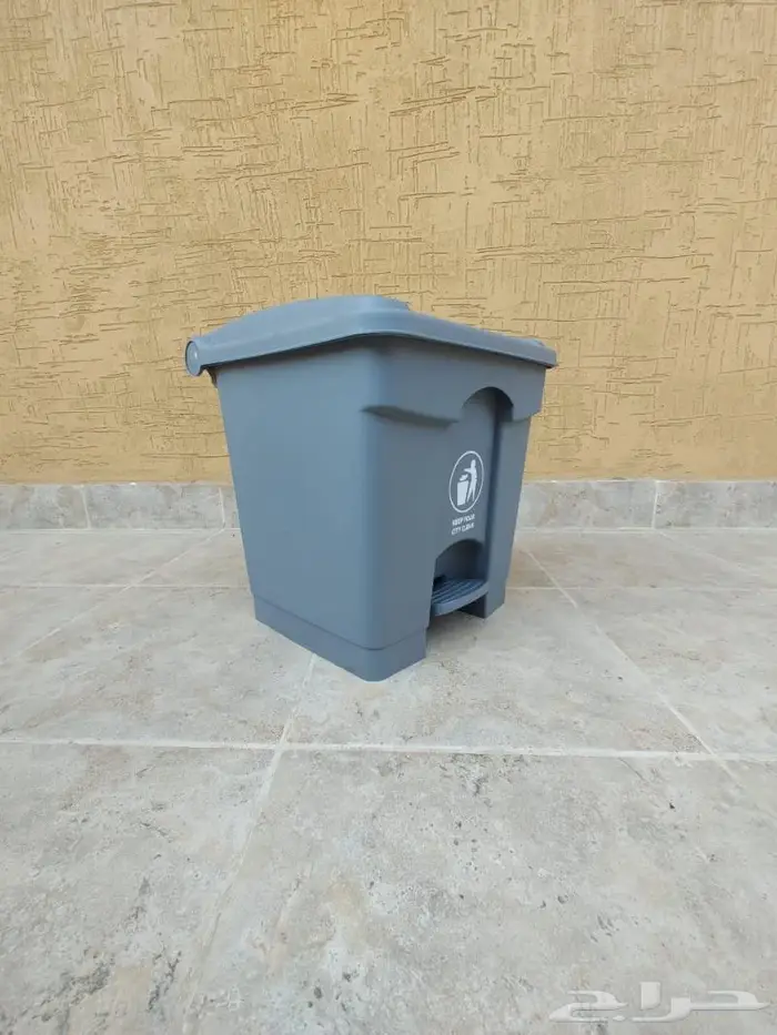 براميل نفايات بلاستيكية بدعسة مع كفرات 21