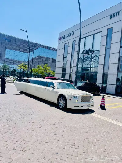 ليموزين مميزة vip انواعها الوحيدة في مملكة مايباخ رولز 27