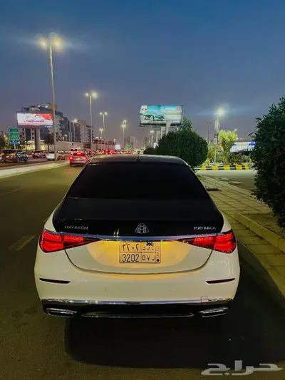 ليموزين مميزة vip انواعها الوحيدة في مملكة مايباخ رولز 20