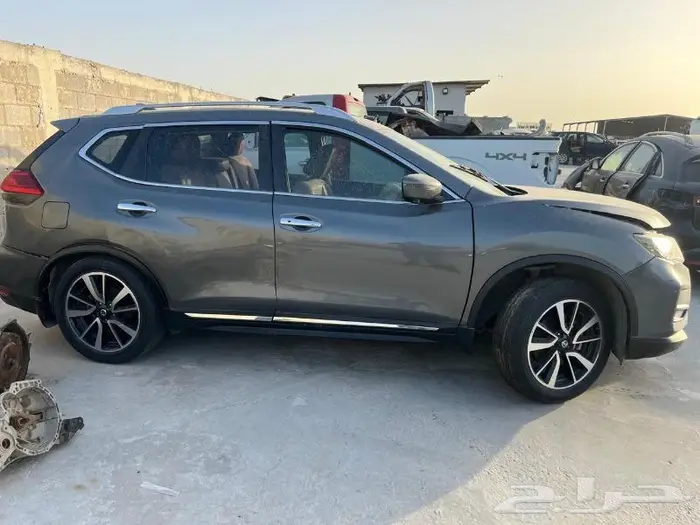 نيسان اكستريل موديل 2021 مصدوم تشليح ((قطع غيار فقط)) 1