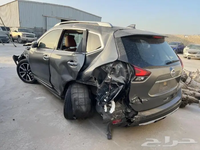 نيسان اكستريل موديل 2021 مصدوم تشليح ((قطع غيار فقط)) 2