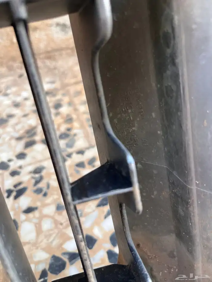 شبك جيب ربع مستخدم نظيف الي فيه غبار 2010حتى2012 2