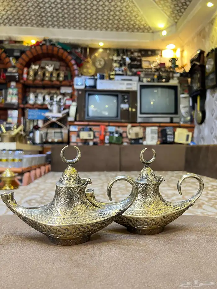مسارج نحاس معروفة بمصباح علاء الدين 1