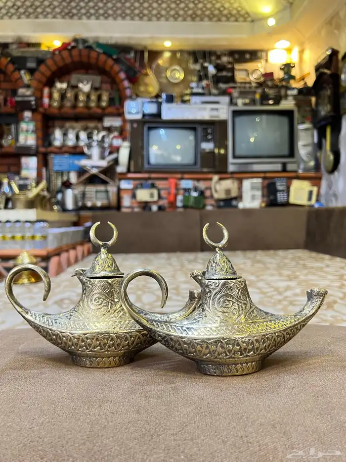 مسارج نحاس معروفة بمصباح علاء الدين 3