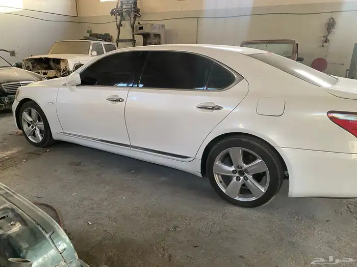 لكزس LS460 Lللبيع قطع غيار 6