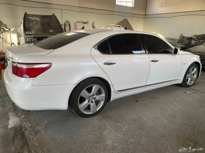 لكزس LS460 Lللبيع قطع غيار 8