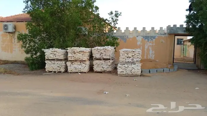 متوفر كسر حجر ابيض يستخدم في الممرات والمناطق التراثيه 0