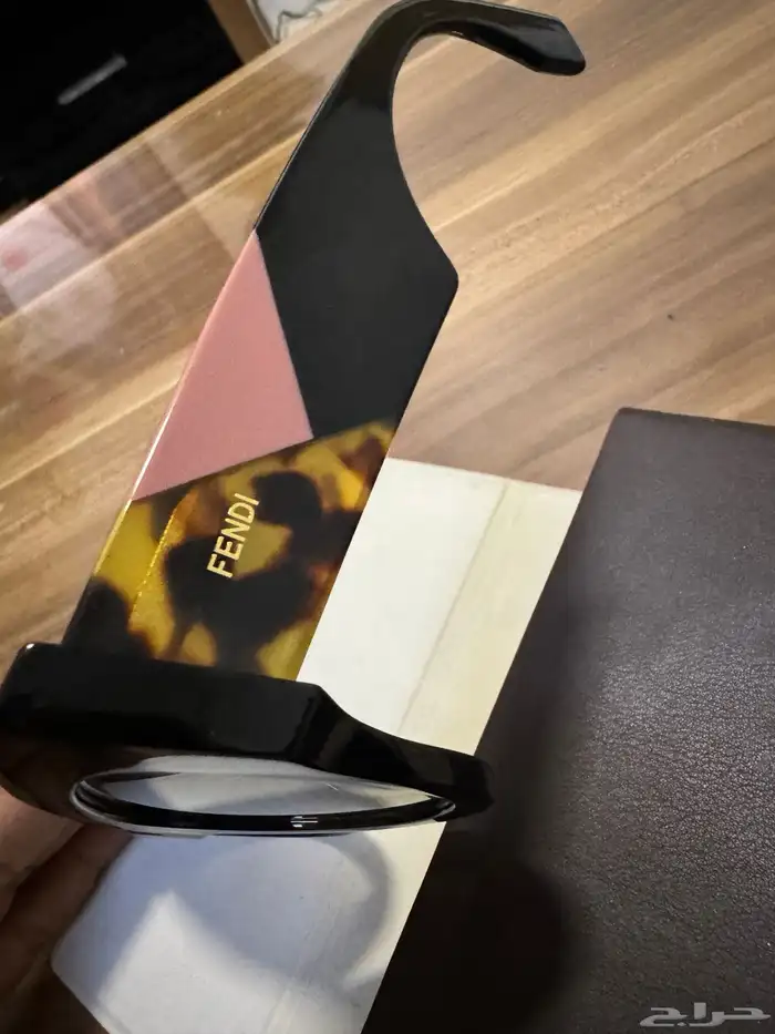 2 نظاره شمسيه نسائيه فندي وكرستان ديور 2