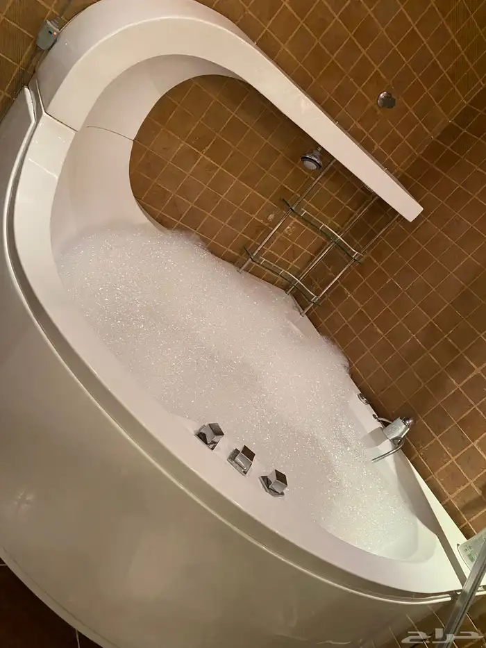 جاكوزي بتصميم مميز شبه جديد استعمال بسيط جدا 13
