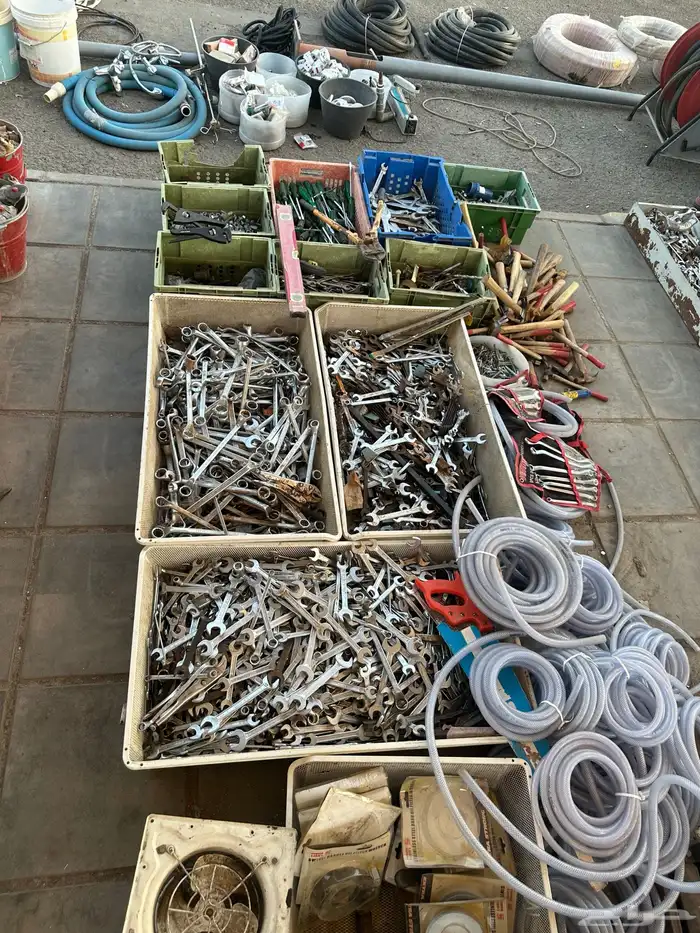 ادوات كهربائية وادوات زراعية و مواطير هواء و مضخات حريق 7