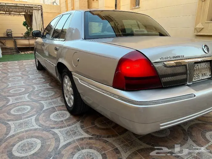 فورد جراند ماركيز فل كامل جميع المواصفات م 2004 للبيع 9