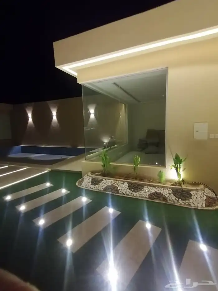 زجاج سكريت وزجاج استراكشر 10