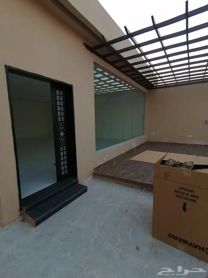 زجاج سكريت وزجاج استراكشر 12