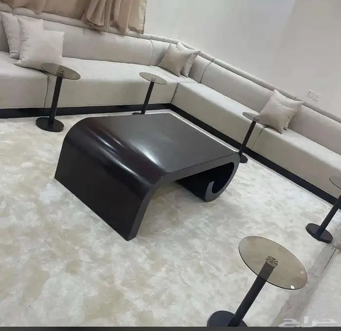 طاولات وطاولات خدمه ومداخل  0 40