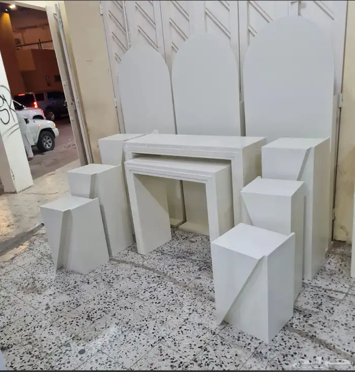 طاولات وطاولات خدمه ومداخل  0 25