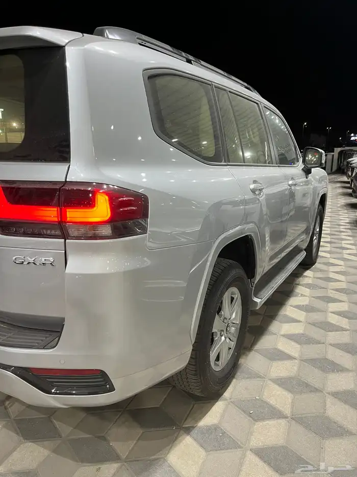 لاند كروزر GX-R2 2025 4