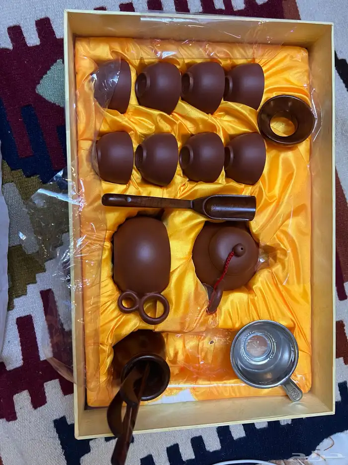 للبيع دله قديمه تراثيه مختومه رسلان وطقم صغير براد فخار 7