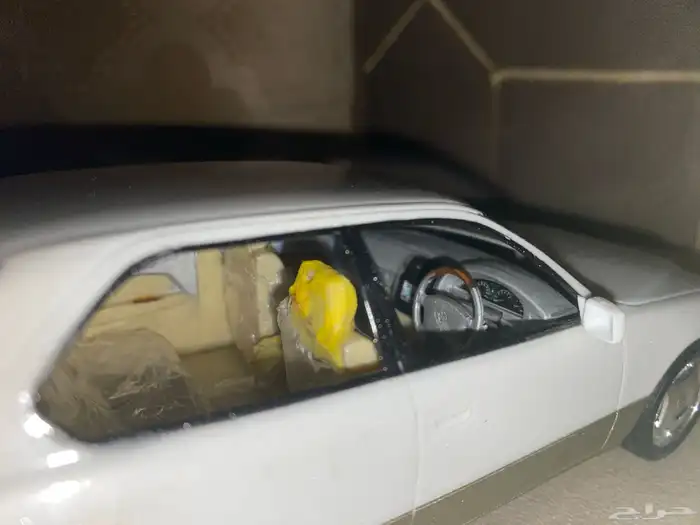 مجسم لكزس LS400 نادر واقعي 5