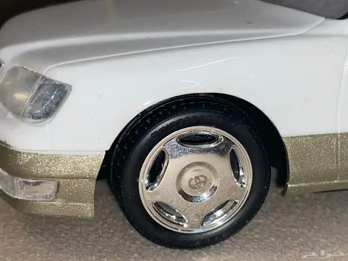 مجسم لكزس LS400 نادر واقعي 1