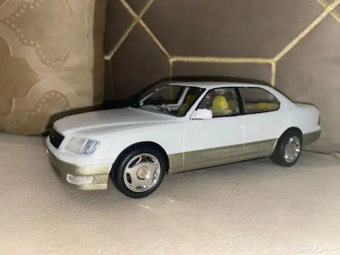 مجسم لكزس LS400 نادر واقعي 4