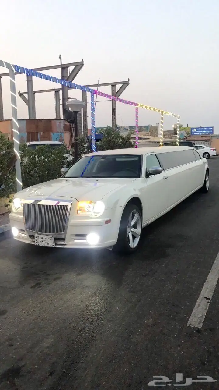 افخم ليموزينات رويال ليمو مميز vip مايباخ رولز تاون كار 34
