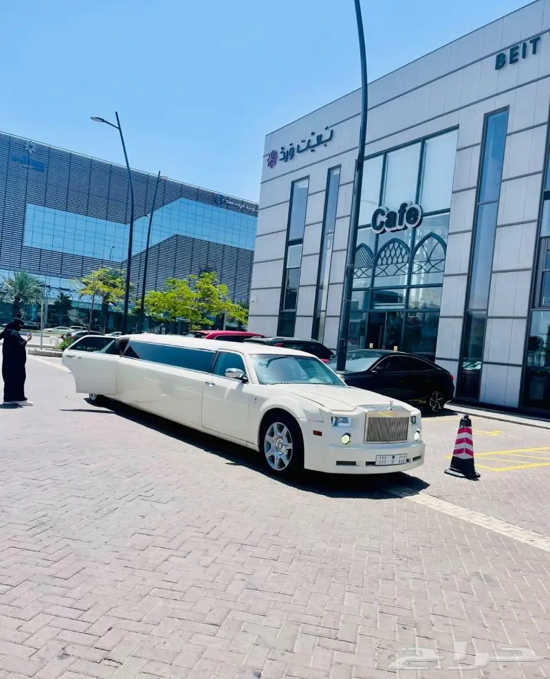 افخم ليموزينات رويال ليمو مميز vip مايباخ رولز تاون كار 14