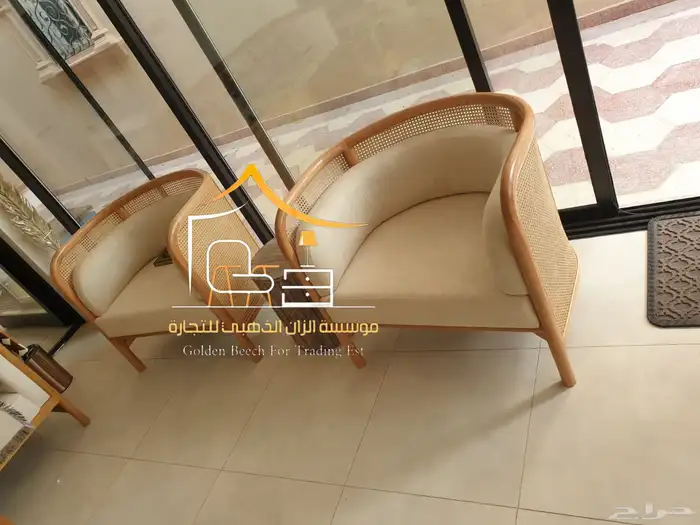 طاولات وكراسي خشبية 2