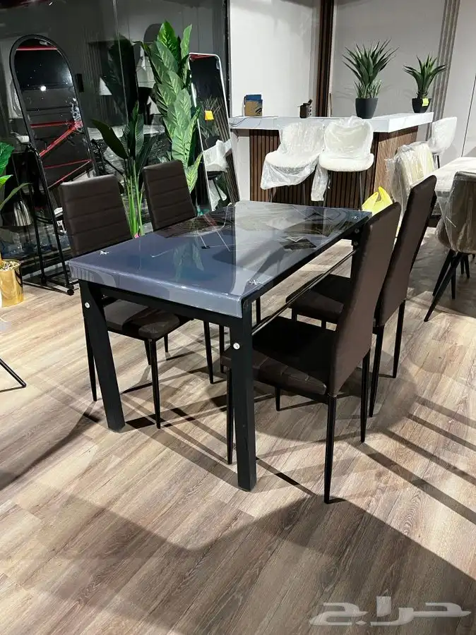 طاولة طعام 2