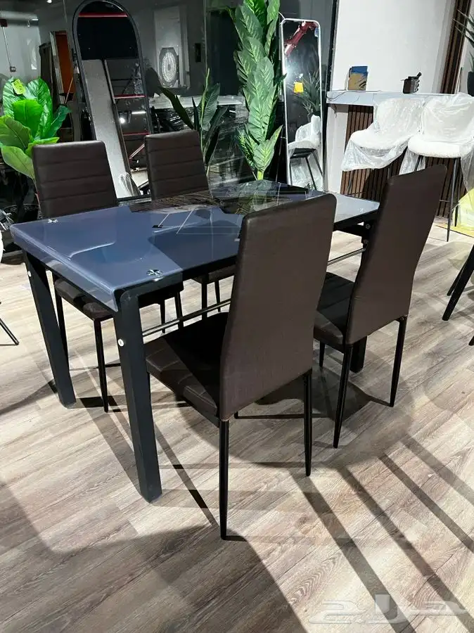 طاولة طعام 1