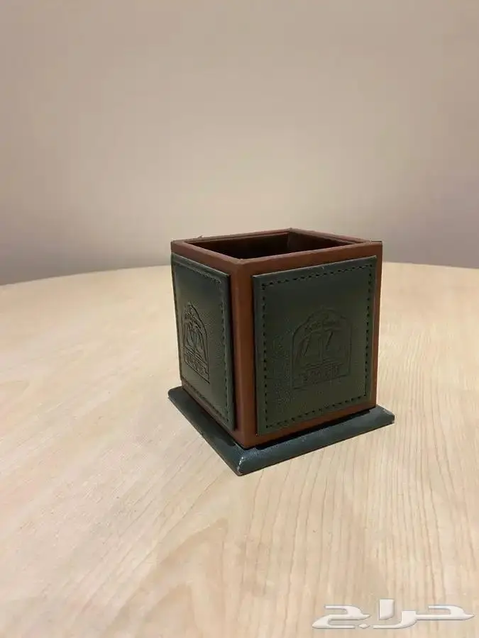 بوكسات وأطقم جلدية مكتبية 45