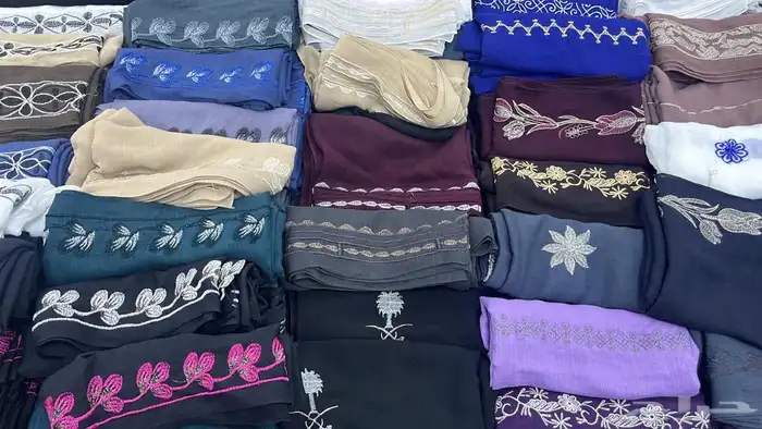 للبيع طرحات نسائية وعبايات نسائية جديدة 5