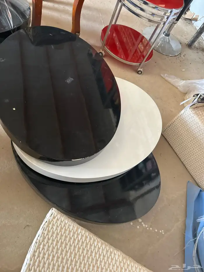 طاولة بثلاث طبقات 0