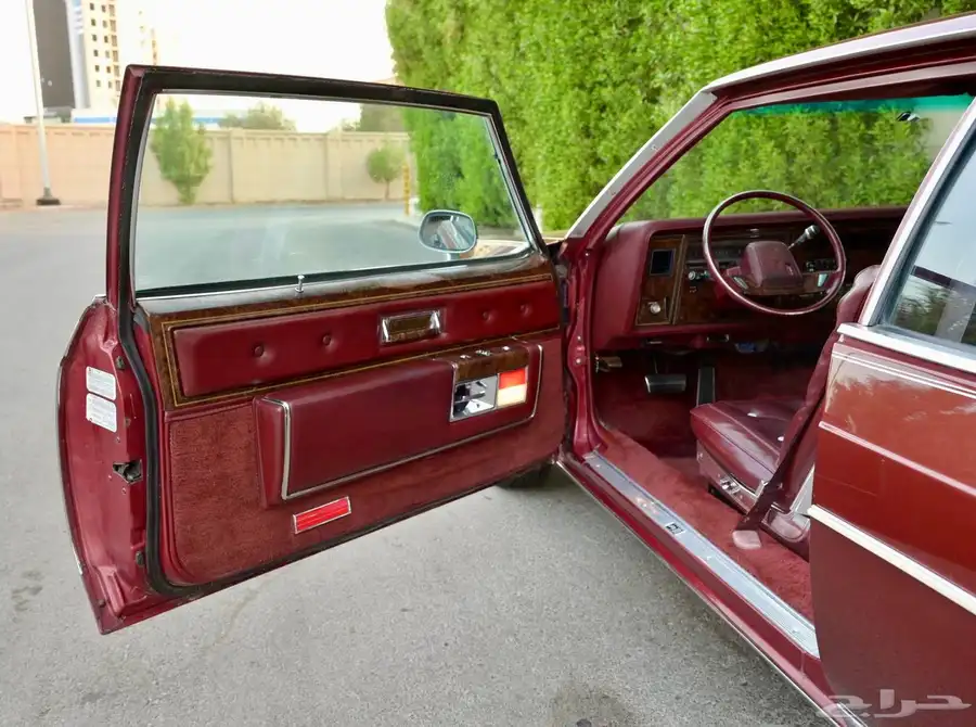 1983 Oldsmobile Ninety-Eight Regency 54