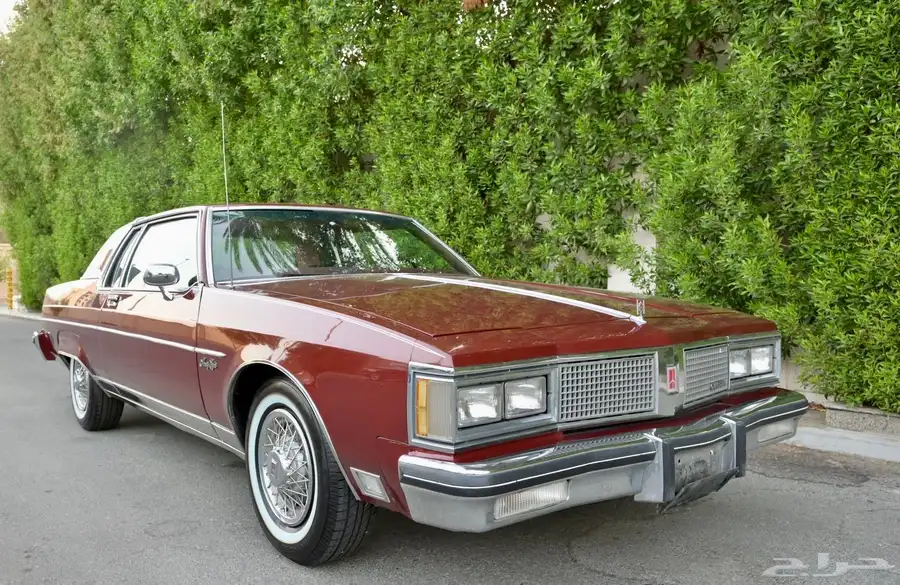 1983 Oldsmobile Ninety-Eight Regency 1