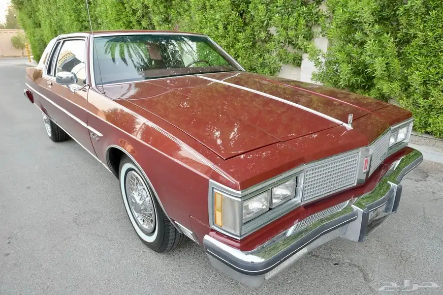 1983 Oldsmobile Ninety-Eight Regency 2