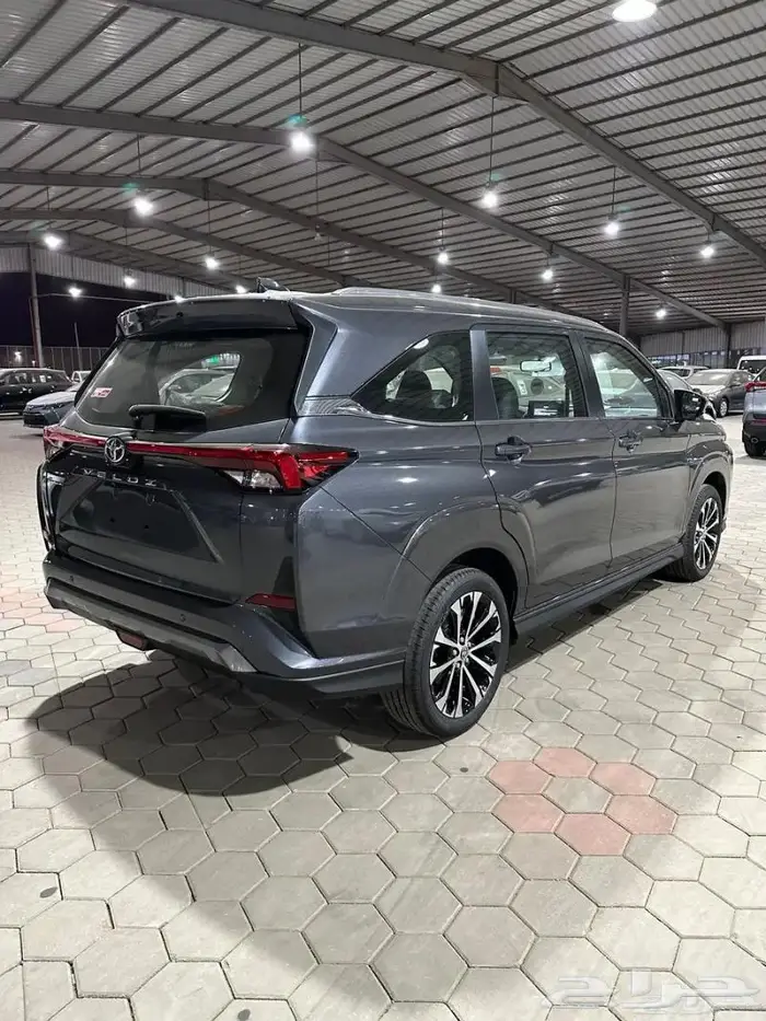 تويوتا فيلوز GLX 2025 2