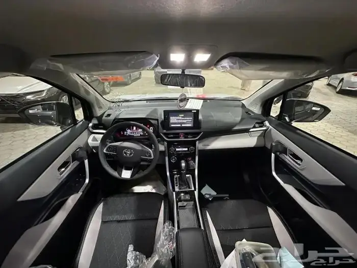 تويوتا فيلوز GLX 2025 13
