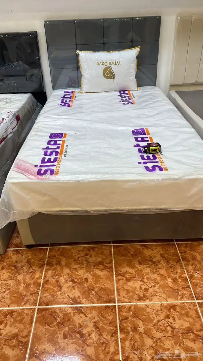 Brand new best wooden bed available with best quality 5