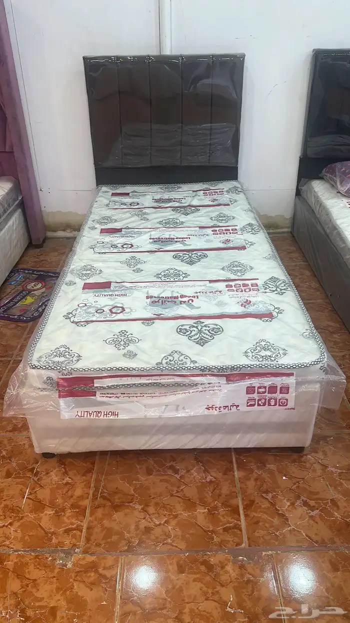 Brand new best wooden bed available with best quality 4
