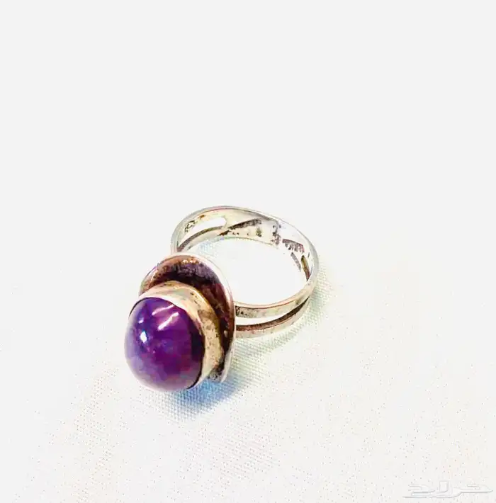 خاتم فضة عيار 925  بتصميم عصري بحجر الجمشت البنفسجي 0