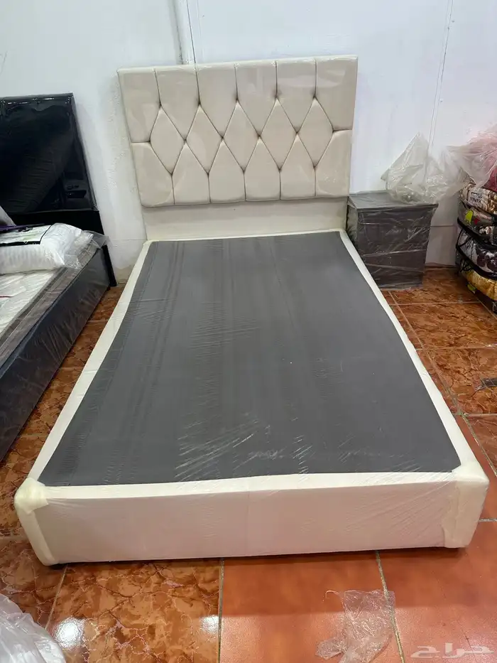 Brand new best wooden bed available with best quality 2