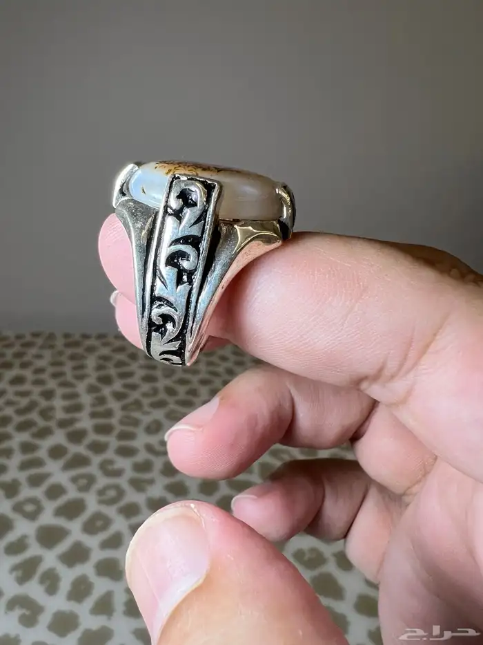 خاتم فضة عقيق ابيض مصور 0