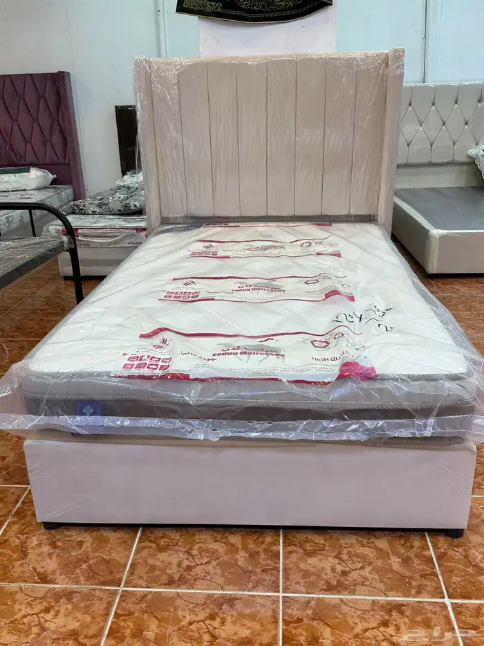 Brand new best wooden bed available with best quality 6