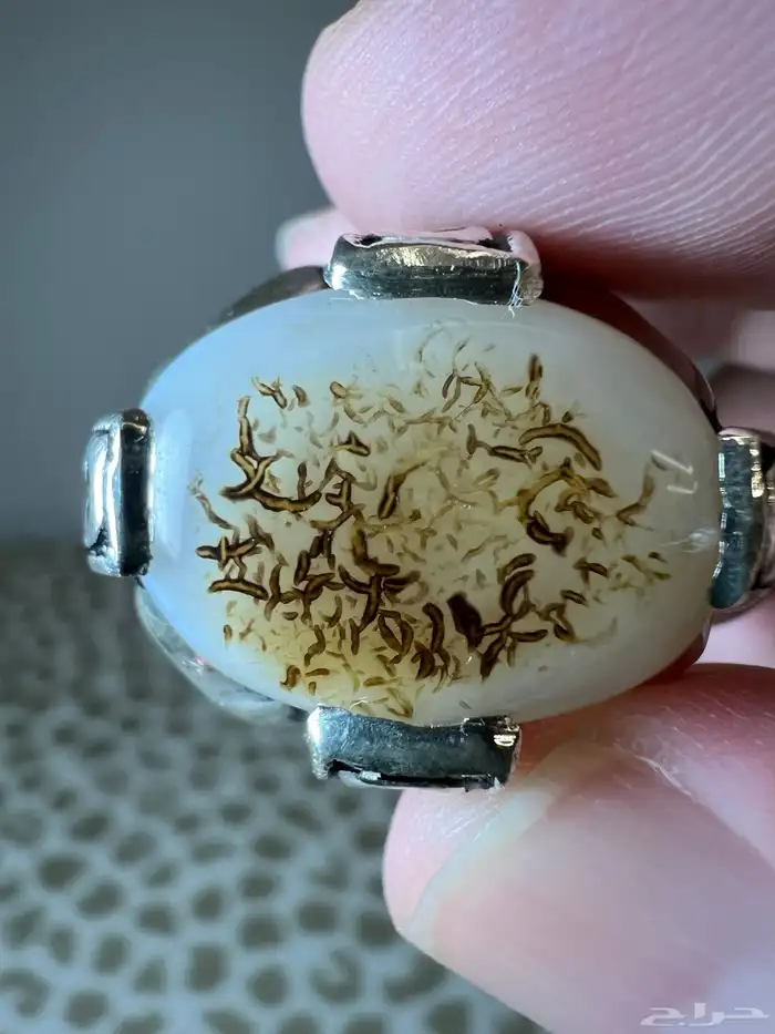 خاتم فضة عقيق ابيض مصور 1