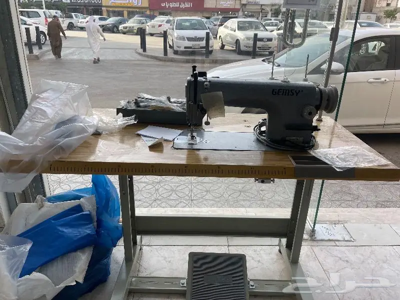 مكائن خياطة مكينة خياطة 0