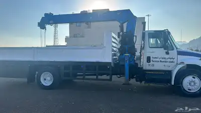 boom truck   for rent 7 ton 7