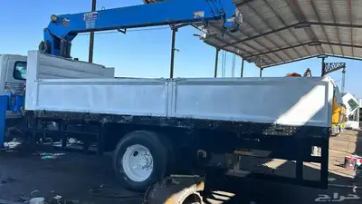 boom truck   for rent 7 ton 9