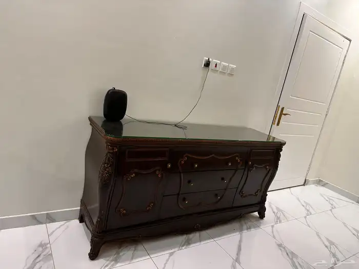 طاولة طعام للبيع 1