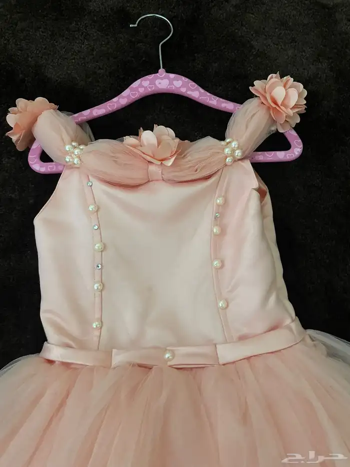 ملابس اطفال بحال جيده 1